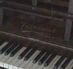 Piano2.jpg (16916 bytes)