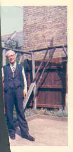 arthur 8.jpg (15215 bytes)