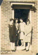 group ladies unknown.jpg (12724 bytes)