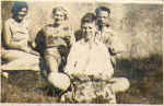 group unknown.jpg (10013 bytes)